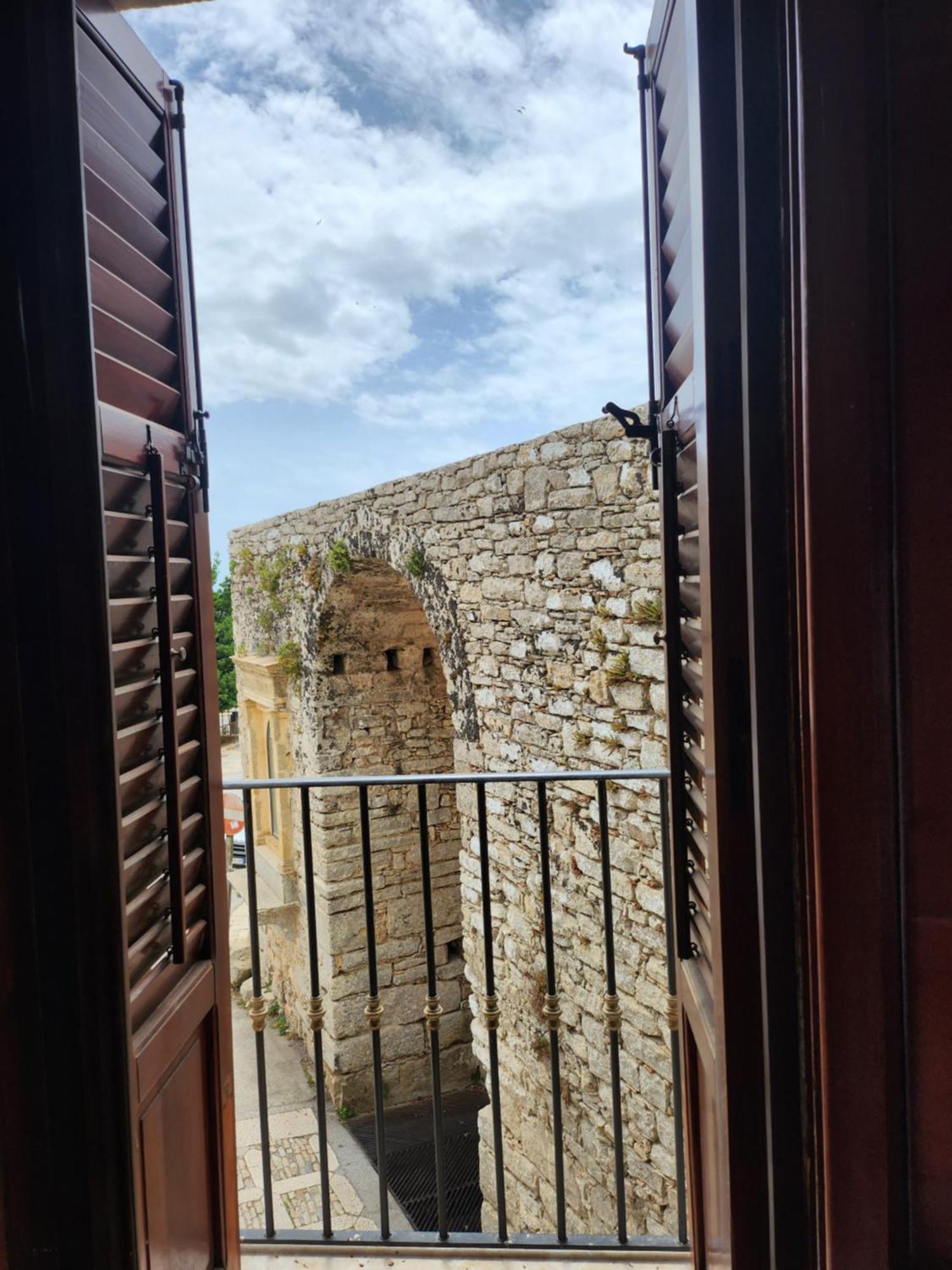 Porta Trapani Guest House Эриче Экстерьер фото